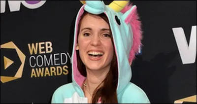 Qui est cette youtubeuse ?