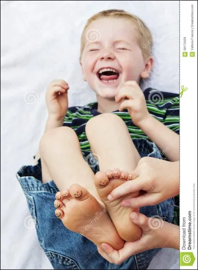 Hi hi hi ! Arr&ecirc;te de ma faire des chatou...s !