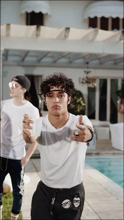 Quel est le nom complet de Joel ?