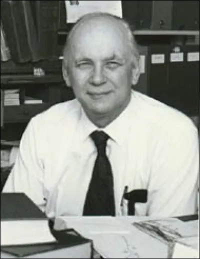 D'ailleurs, comment se nomme la classification regroupant tous les types de plantes en famille, sous-famille, ordre,...?