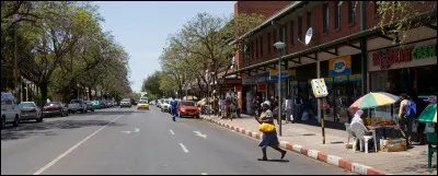 Où se situe Francistown ?