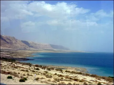 La mer Rouge est une mer intracontinentale du bassin Indo-Pacifique entre l'Afrique du Nord et le Moyen-Orient.