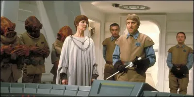 Qui sont les deux personnages au centre ?