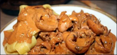 Si vous n'êtes jamais allés en Languedoc Roussillon, vous ne pouvez pas connaître ce plat qu'on ne peut déguster nulle part ailleurs ! On le réalise avec des seiches :