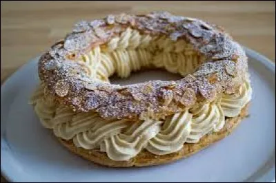 On trouve une crème mousseline pralinée dans le Paris-Brest.