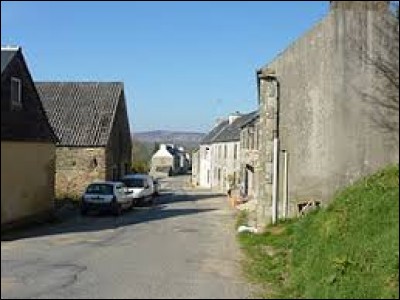Nous commençons notre balade en Bretagne, à Botmeur. Village de l'arrondissement de Châteaulin, il se situe dans le département ...