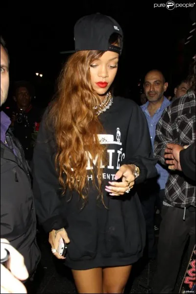 Qui s'est battu pour elle en boîte ?