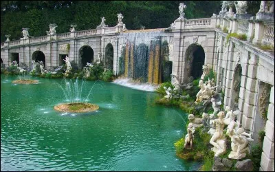 O&ugrave; Caserta est-il situ&eacute; ?