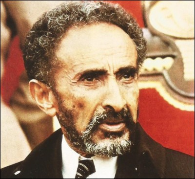 Tafari Makonnen est devenu empereur d'Éthiopie sous le nom d'Hailé Sélassié 1er : que voulait dire ce nom ?