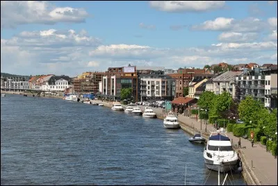 Où Fredrukstad se trouve-t-il ?