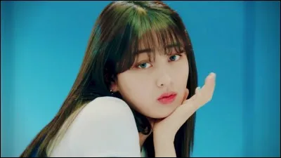 Et pour finir, Jihyo mesure...