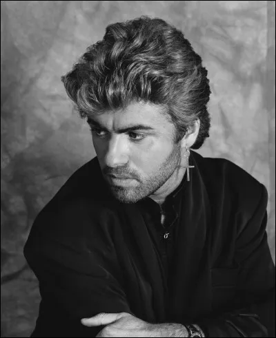 Dans quel groupe était le chanteur George Michael ?