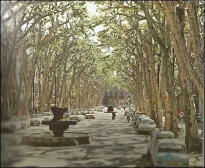 Quel révolutionnaire a réclamé le veto absolu pour le roi ?