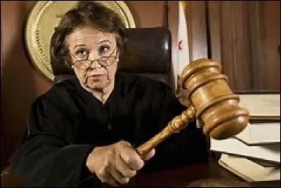 Devant la passivitée des greffes, la juge sort un gros code quand on lui parle de gueus.