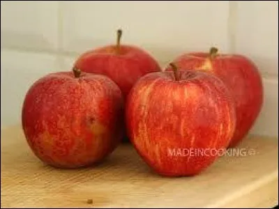 Au petit déjeuner, la nymphomanne ce contente des pommes de Catherine.