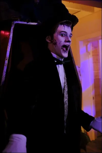 Qui était déguisé en loup-garou durant Halloween ?