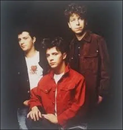 Quel membre du groupe actuel a été le concepteur de la pochette du single "Satellite" sorti en 1997 ?