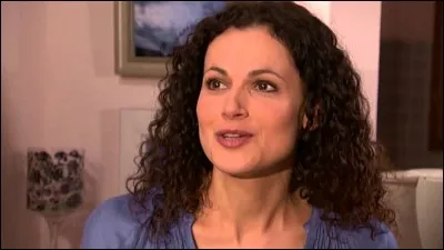 Lequel de ces personnages est l'enfant de la défunte Adriana Paoletti ?