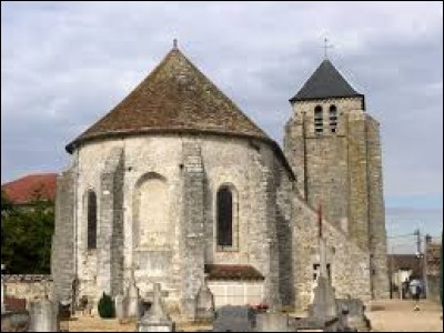 Nous commençons notre balade en Seine-et-Marne, devant l'église Saint-Fare d'Achères-la-Forêt. Nous sommes en région ...