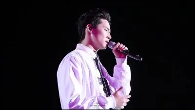 Avec qui et en quelle langue Jaebum avait-il chanté en 2015 durant "Music Bank" ?