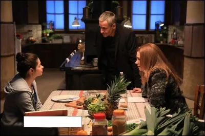 Quel légume se trouve dans la caissette en bas à gauche ?