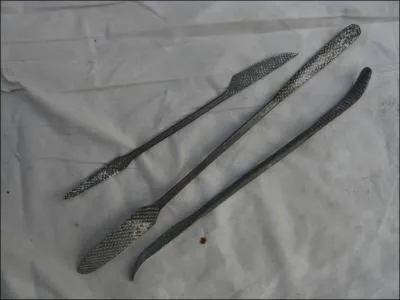 Ils servent  attaquer les dfauts disgracieux des pierres ?