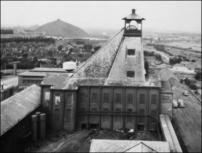 Quelle commune du Pas-de-calais est connue pour la plus grande catastrophe minière de tous les temps en Europe ?