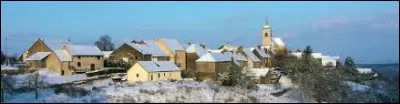 Je vous propose une vue hivernale d'Offlanges. Village de Bourgogne-Franche-Comté, il se situe dans le département ...