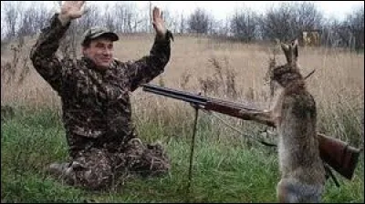 Pourquoi un chasseur emmène-t-il son fusil aux toilettes ?