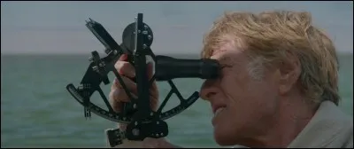 L'illustration de cet homme utilisant un outil particulier est tirée du film "All is lost" (Tout est perdu), avec Robert Redford. Quelle est l'activité de celui-ci ?
