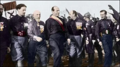 A quelle fonction est nommé Mussolini en 1923 par le roi Victor-Emmanuel II ?