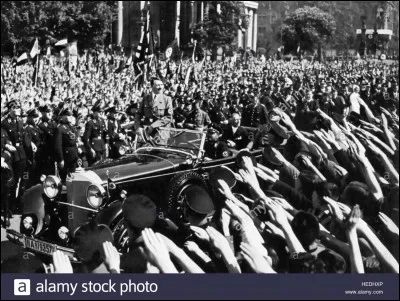 Après sa libération de prison, comment Hitler compte-t-il reprendre le pouvoir ? (plusieurs réponses possibles).