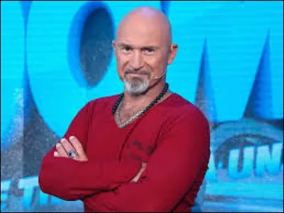 Quelle est son expression référence qu'il utilise pour démarrer une émission ?