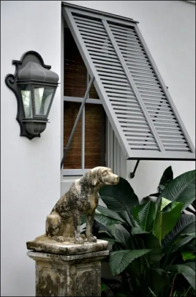 Tout le monde connaît le pied-à-terre, tout le monde vit dans un pied-à-terre, croyez-vous... mais quel est le véritable sens de ce mot ?