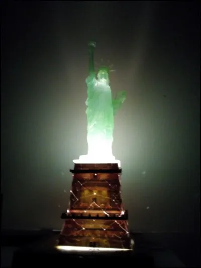 En quelle année la célèbre statue de la Liberté a-t-elle été inaugurée aux États-Unis ?