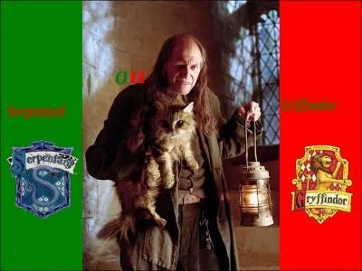 Dans quelle maison tait Rusard ?