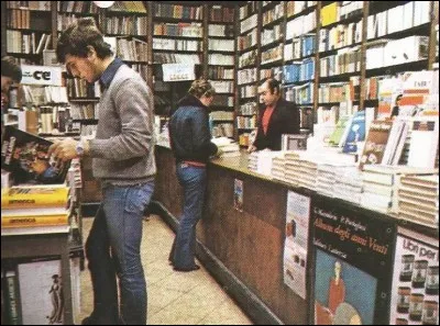 Quelle ville d'Egypte a été construite sur un ancien village de pêcheurs, La Rhakotis ?