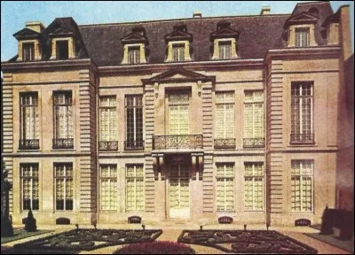 En vénerie, quel nom est donné à la queue de renard dont on fait les honneurs à la prise ?