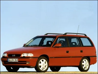 Partons en Allemagne avec une autre petite voiture produite de 1991 à 1998. Quelle est cette Opel commercialisée sous les marques Holden, Chevrolet et Vauxhall ?