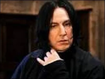 Dans le 6e film, qui est le prince de sang-mêlé ?