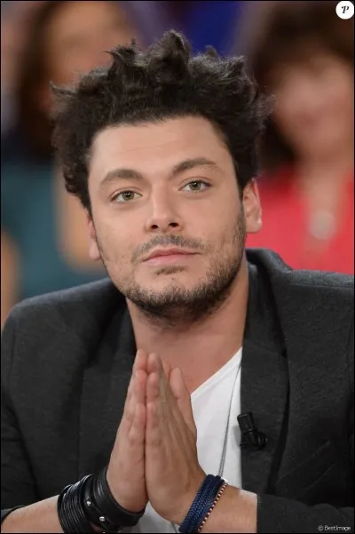 Qui est cet homme plein d'humour ?