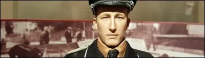 En 2016/17, sont sortis deux films sur Reinhard Heydrich, le chef de la Gestapo et bras droit d'Himmler, l'un des hommes les plus dangereux du régime nazi.

Mais lequel des deux est "HHhH" ?