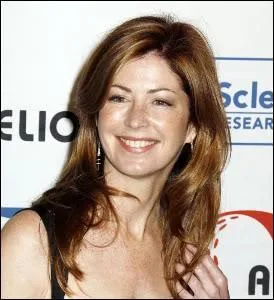 Qu'a oubli de dire la dame dans l'aroport  Katherine quand Mike est parti? (saison 5) ?