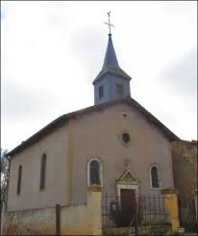 Nous sommes à présent dans le Grand-Est, devant la chapelle de l'Immaculée-Conception de Mégange. Village de l'ancienne région Lorraine, il se situe dans le département ...