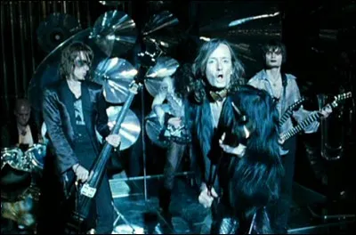 Quel groupe connu dans le monde des sorciers joue au bal de Noël ?