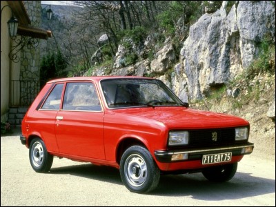 Cocorico ! Disons bonjour à cette petite voiture française produite de 1972 à 1988. Quel est son nom ?