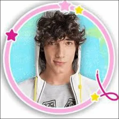 Quelle équipe rejoint Ramiro lors de la saison 3 ?