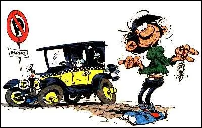 Quelle automobile a pour curiosité technique d'avoir une distance entre le passage de roues arrière et la porte arrière différente entre les côtés droit et gauche ?