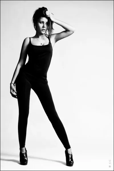 Comment est la femme selon un magazine féminin français célèbre ?