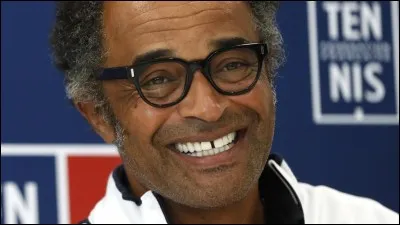 Lorsque que tu te chausses avant de sortir, tu mets d'abord...